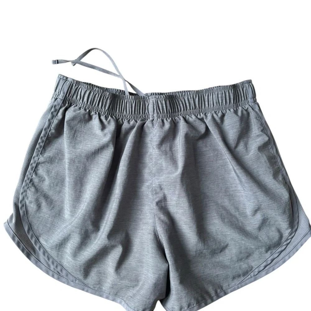 Nike Women's Tempo Dri-Fit Running Shorts, Gray Sz M Pull on Drawstring Active